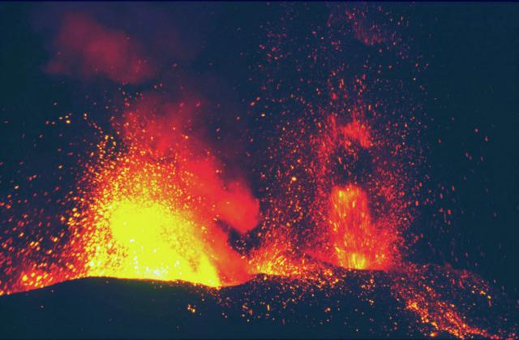 Volcano photo slideshow