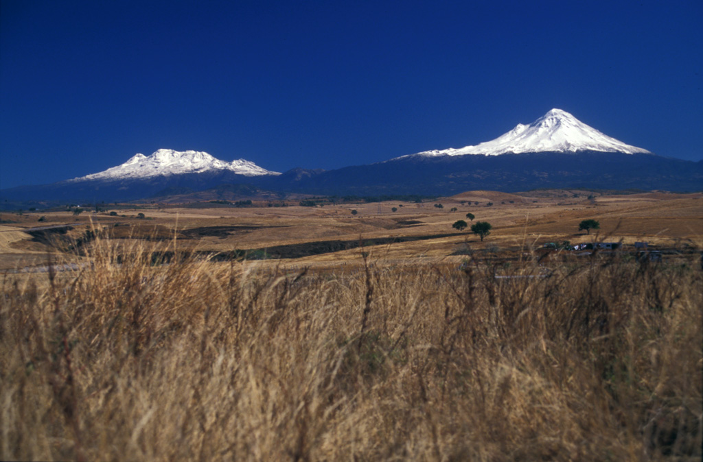 Volcano photo slideshow