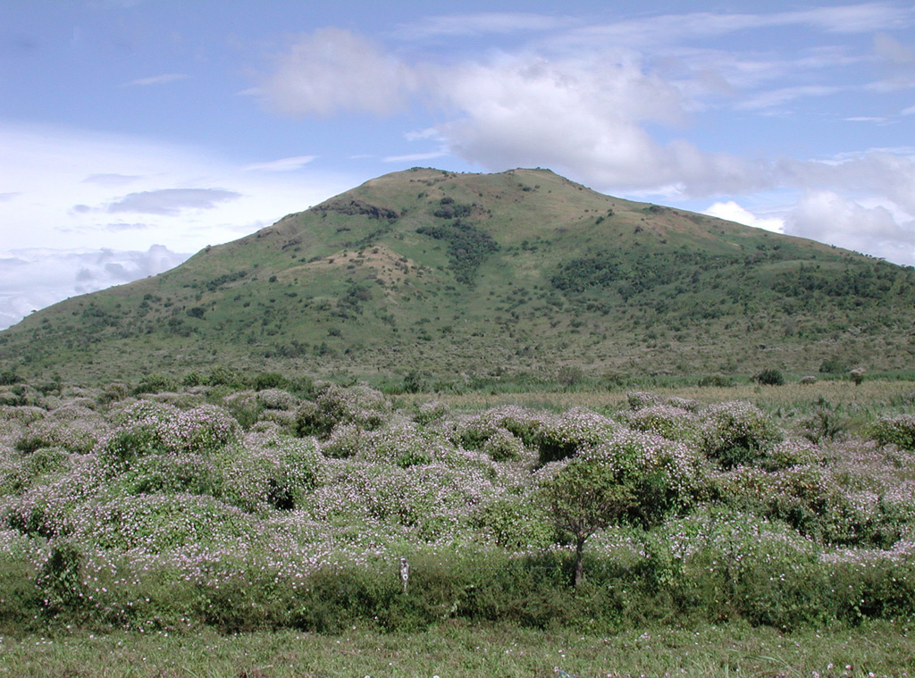 The south slope of San Jacinto Viejo volcano is seen from the road between San Benito and Las Banderas.  This subsidiary vent lies immediately SE of the rim of the large breached depression of San Jacinto. Photo by Jaime Incer.