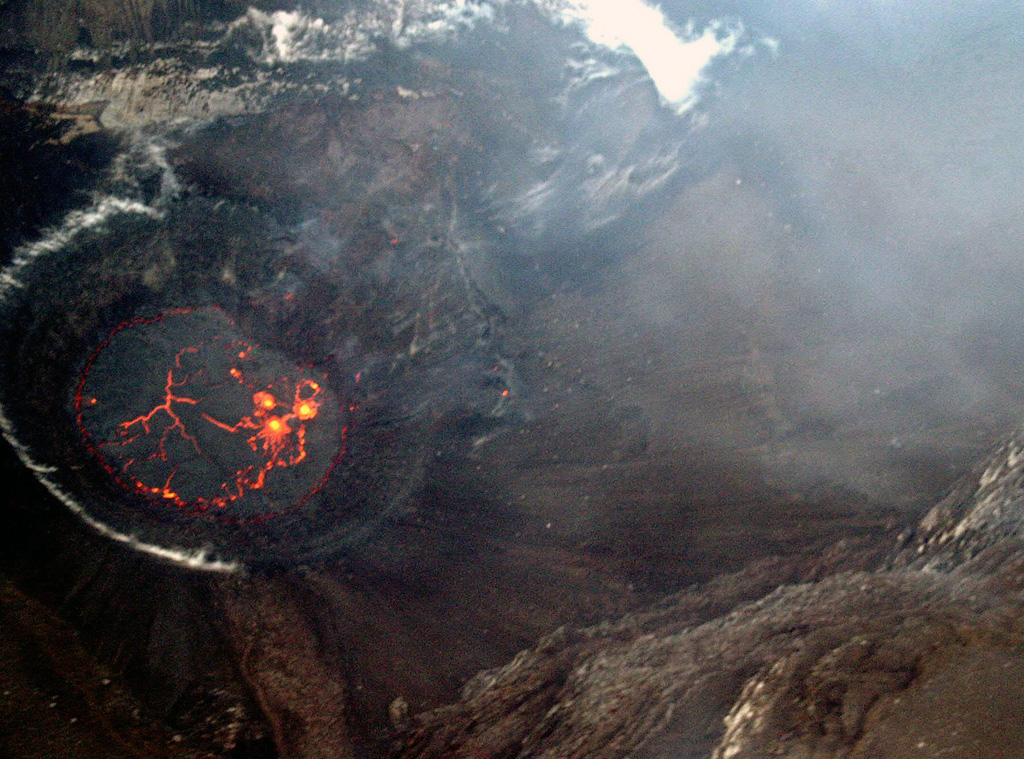 Volcano photo slideshow