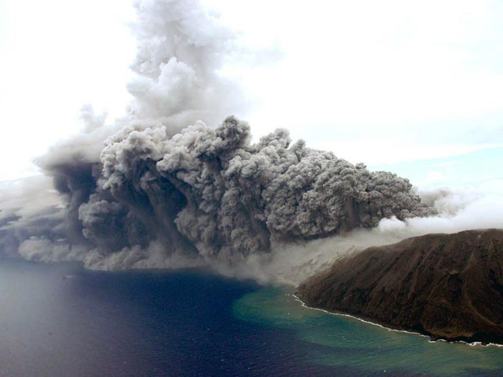 Volcano photo slideshow