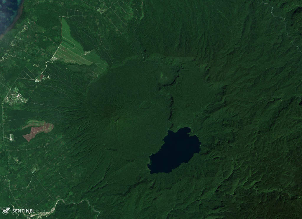 The roughly 10 x 12 km Hargy caldera is shown in this 9 January 2018 Sentinel-2 satellite image (N at the top) with Lake Hargy in the SE corner. The Galloseulo cone with its approximately 650-m-wide summit crater is also within the caldera, W of the lake. Satellite image courtesy of Copernicus Sentinel Data, 2018.