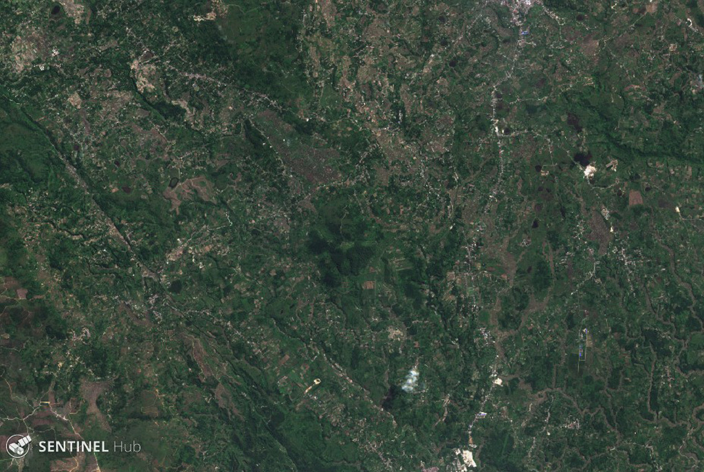 Imun volcano is the small darker green area in the center of this 16 June 2019 Sentinel-2 satellite image (N is at the top). The cone is around 20 km S of the eastern side of Toba caldera. Satellite image courtesy of Copernicus Sentinel Data, 2019.