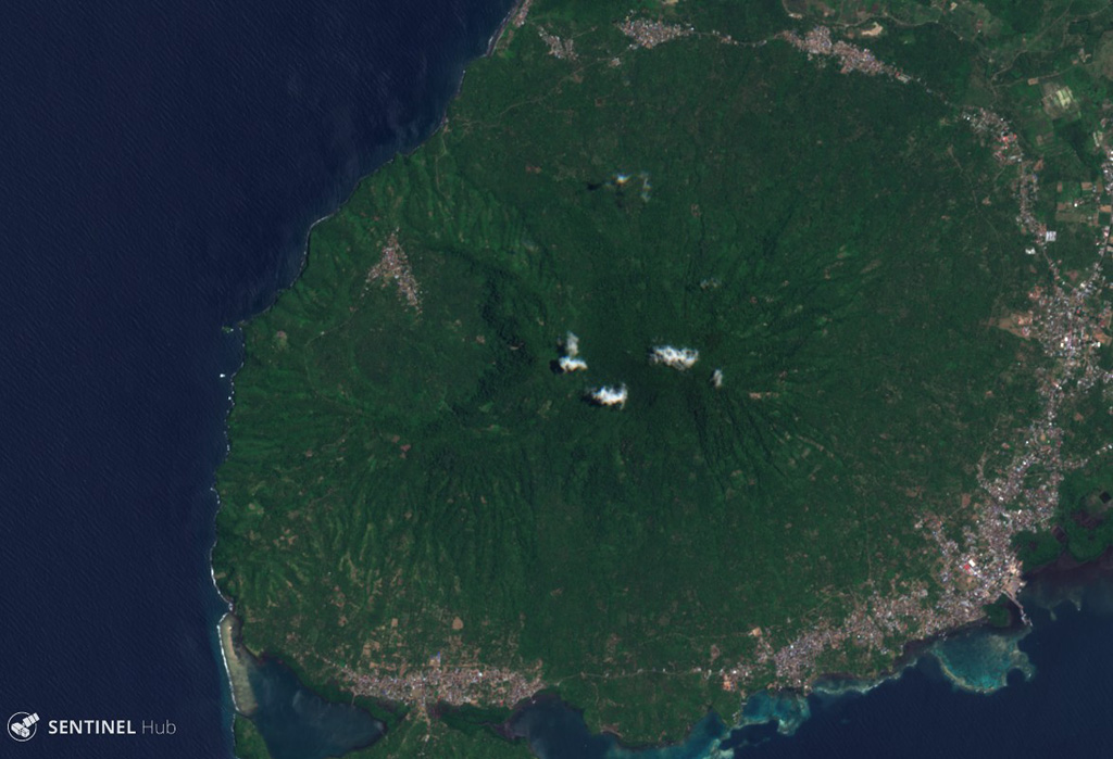 The Jailolo volcanic complex forms a roughly 10-km-long peninsula on West Halmahera Island, seen in this 13 September 2019 Sentinel-2 satellite image. The Jailolo cone forms the center of the peninsula, and the 2-km-diameter Idamdehe caldera is to the W. To the S of the caldera are Bobo crater and Pajo and Saria (or Kailupa hill) cones. Satellite image courtesy of Copernicus Sentinel Data, 2019.