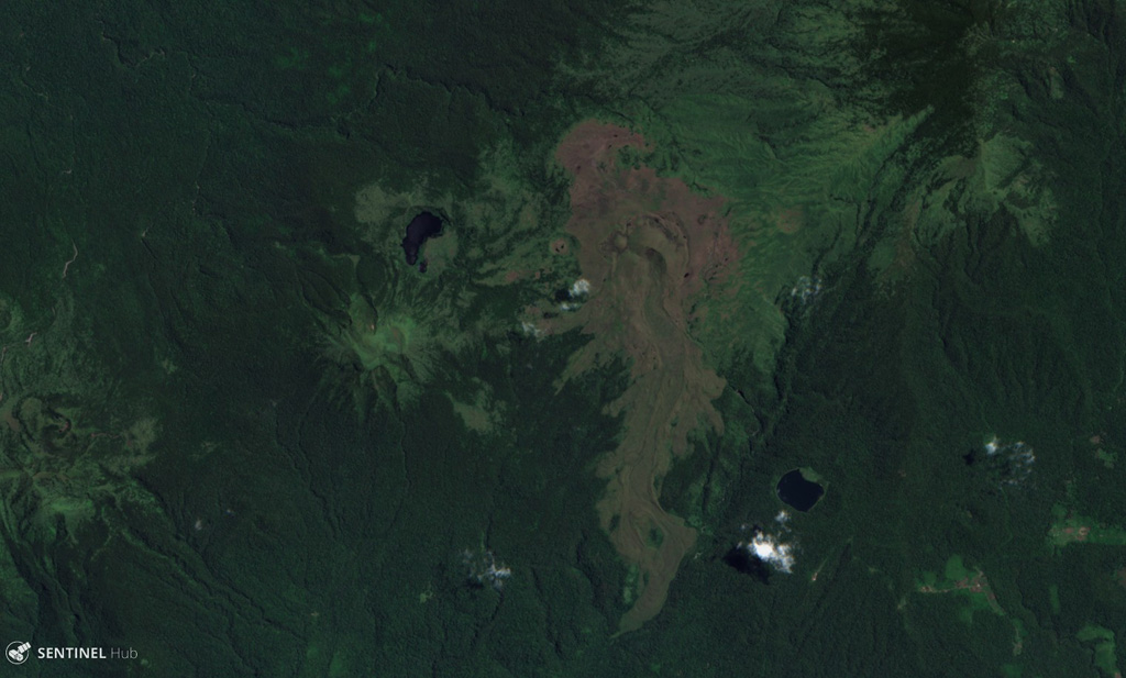 The Latukan summit is the lighter green area near the center of this 10 August 2019 Sentinel-2 satellite image (N is at the top). Located in NW Mindanao, Makaturing volcano is W and Ragang is NE. Satellite image courtesy of Copernicus Sentinel Data, 2019.
