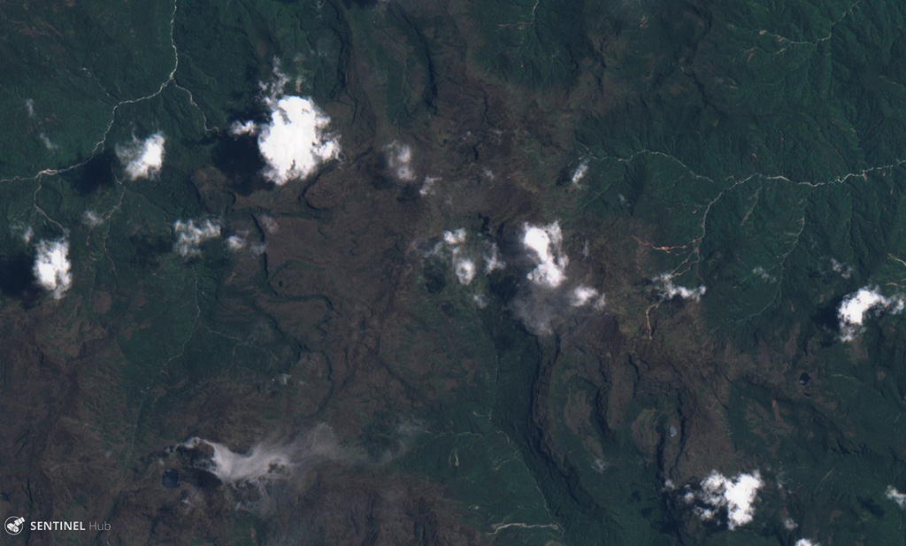 The Aliso volcanic complex is composed of lava domes, dome collapse deposits, ignimbrites, lava flows, and lahar deposits. The area is shown in this 4 September 2019 Sentinel-2 satellite image, which is approximately 12 km across. It is located in the jungle east of the town of Baeza in Ecuador. Satellite image courtesy of Planet Labs Inc., 2019 (https://www.planet.com/).