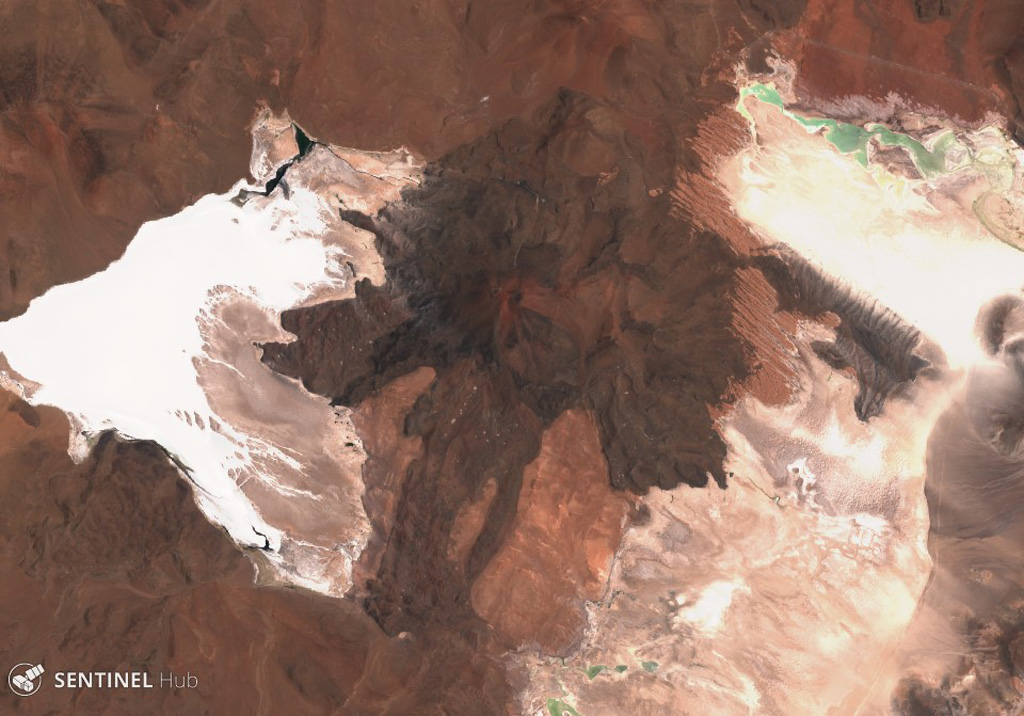 Caichinque is between the Salar Capur (left) and Salar Talar (right) lakes, seen here in this 22 November 2019 Sentinel-2 satellite image (N is at the top). More than six vents have produced lava flows, with the one to the south reaching 6 km. Satellite image courtesy of Copernicus Sentinel Data, 2019.