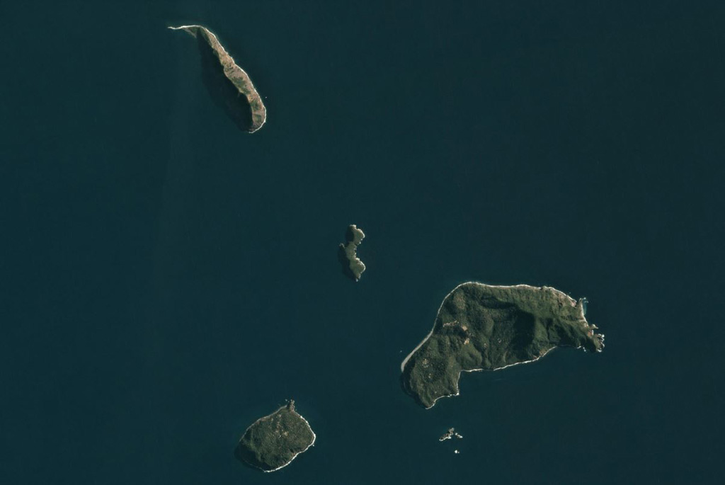 The NE Shepherd Islands group is south of Tongoa Island in Vanuatu and is shown in this 10 August 2020 PlanetScope satellite image (N is at the top). The islands are the northernmost, 2.8-km-long Ewose, Falea in the center, Tongariki to the SE, and Buninga to the SW. The islands contain outcrops of lava flows, pyroclastic deposits, and dikes. Satellite image courtesy of Planet Labs Inc., 2020 (https://www.planet.com/).
