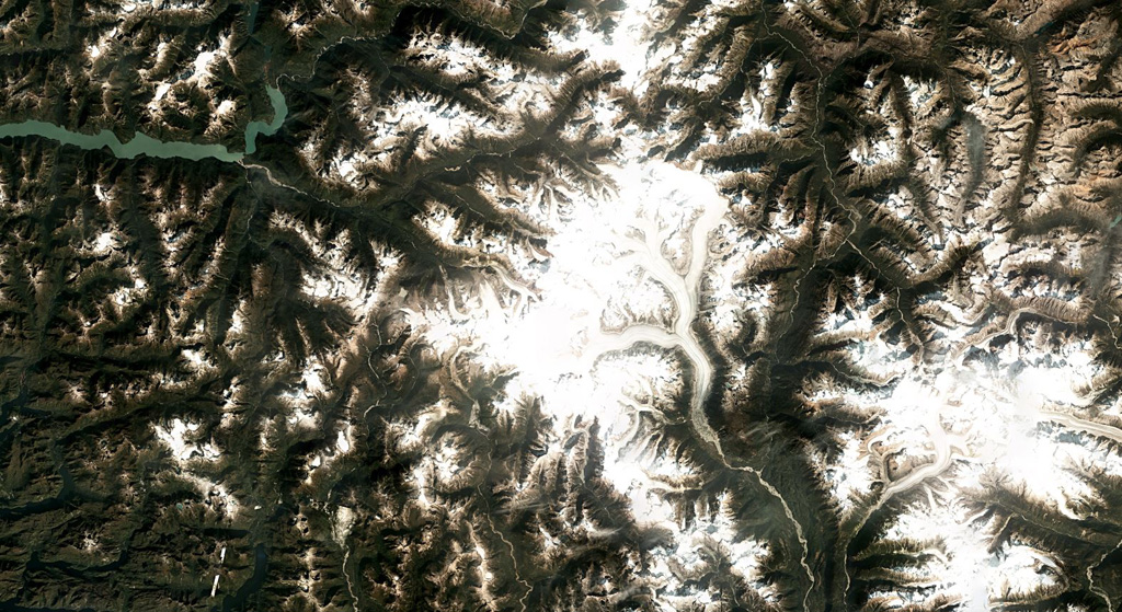 Silverthrone volcano in SW British Columbia, Canada, is below the glaciers in the center of this September 2018 Planet Labs satellite image monthly mosaic (N is at the top; this image is approximately 150 km across). It is a roughly 20-km-wide eroded caldera complex containing lava domes and flows. Satellite image courtesy of Planet Labs Inc., 2018 (https://www.planet.com/).