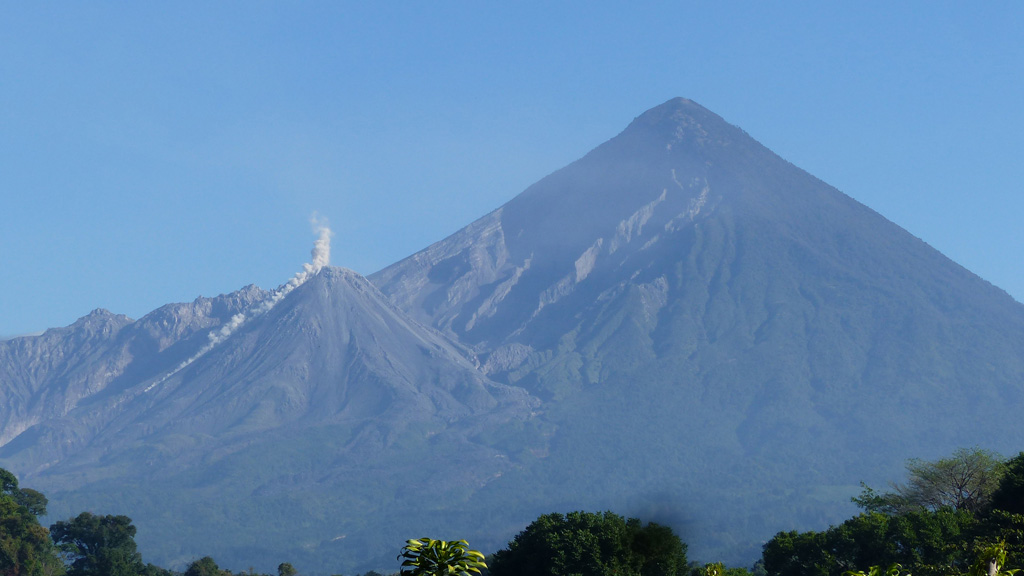 Volcano photo slideshow